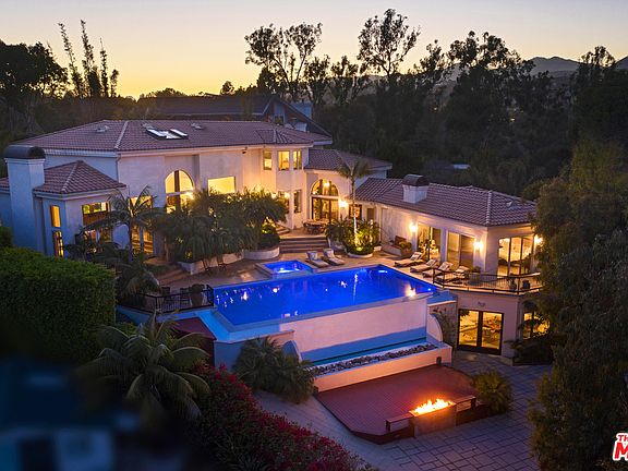 2nd image of 6706 Zumirez Dr