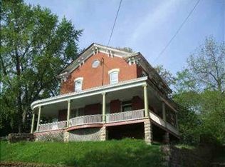 1163 Highland Pl, Dubuque, IA 52001