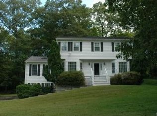 20 Carriage House Dr, Danbury, CT 06810
