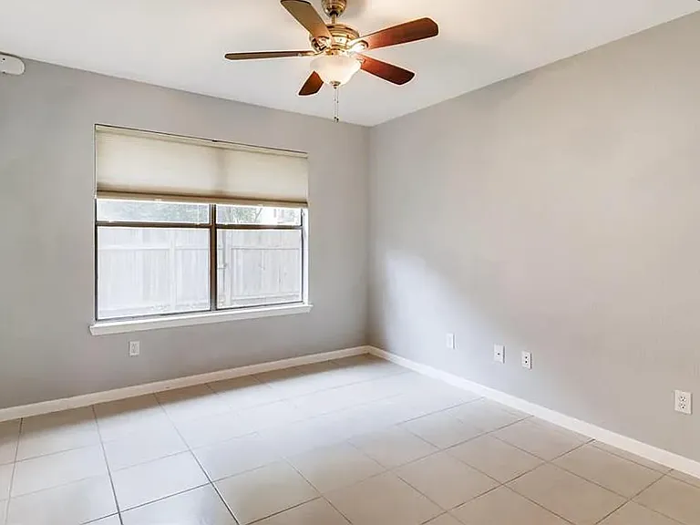 3815 Menchaca Rd #15 — Photo 3