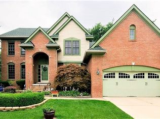 1156 Trailside Blvd, Wixom, MI 48393