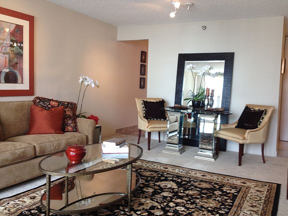 4th image of 200 N Dearborn St Unit 2007