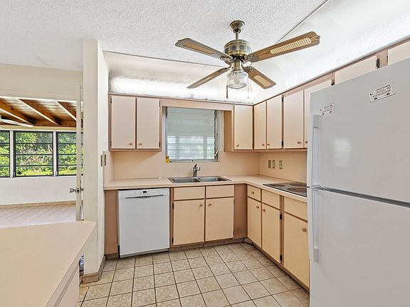 3rd image of 7816 Martin Avenue