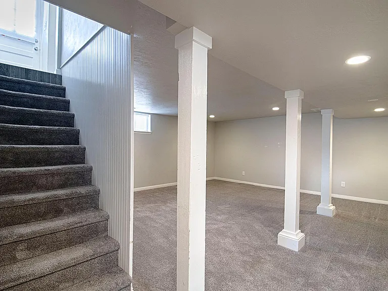 1549 E Westminster Ave — Photo 14