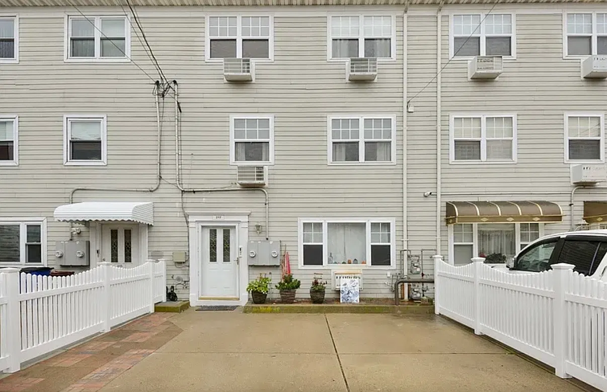 2 bed, 1200 sqft, $2,800 — Photo 4