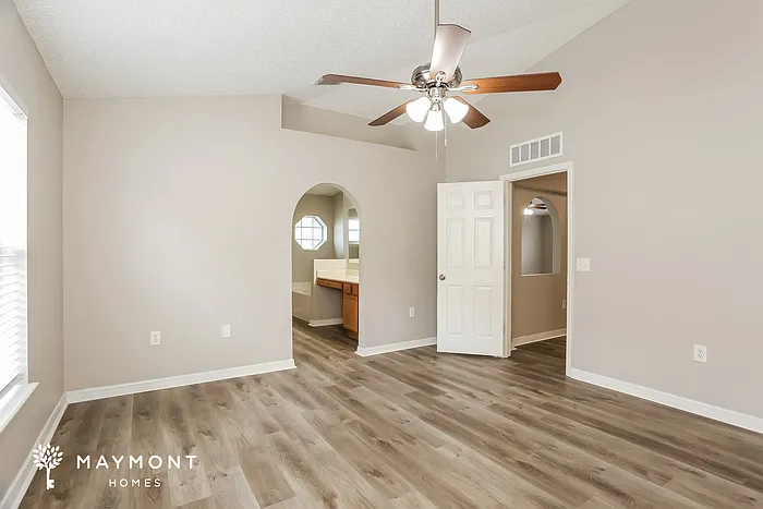 9611 Watershed Dr E — Photo 11