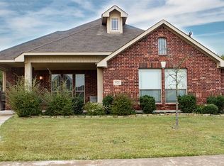 921 Willow Crest Dr, Midlothian, TX 76065