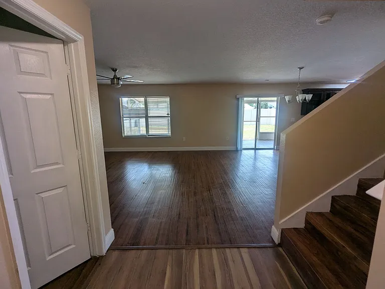 1628 Strathmore Cir — Photo 36