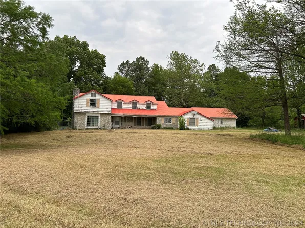 1904 W Broadway St, Okemah, OK 74859