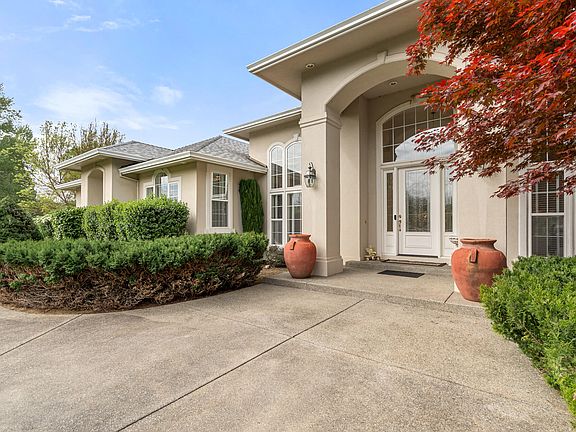 3rd image of 660 Coutant Ln