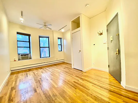 Rented by Douglas Elliman | media 10