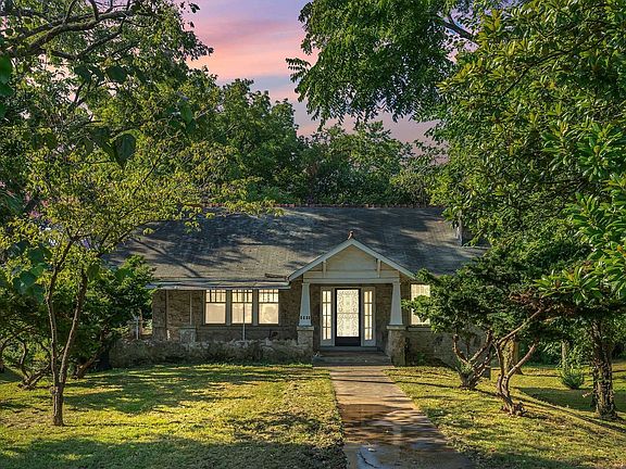 2nd image of 1517 Gale Ln