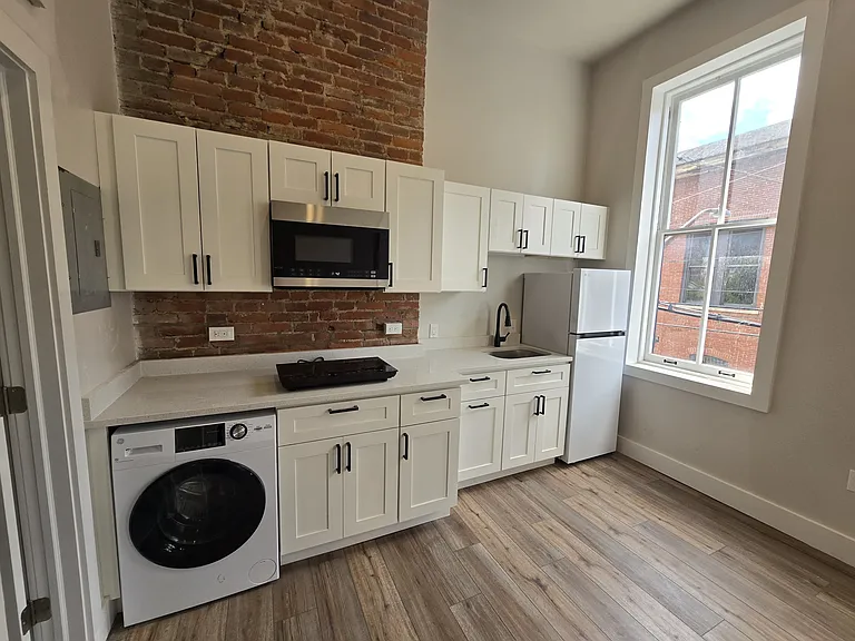 1500 Arch St #3 — Photo 4