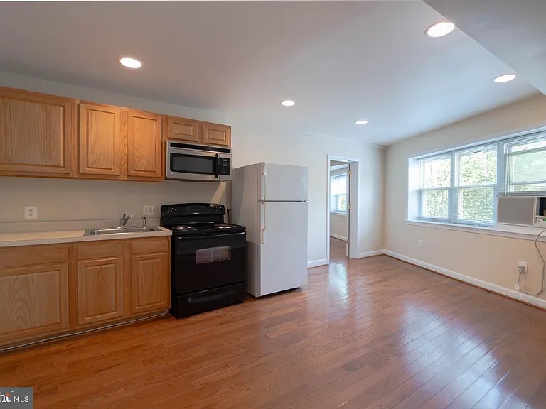 444 Rhode Island Ave NW #302 — Photo 2