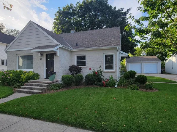 126 Clinton STREET, Kewaskum, WI 53040