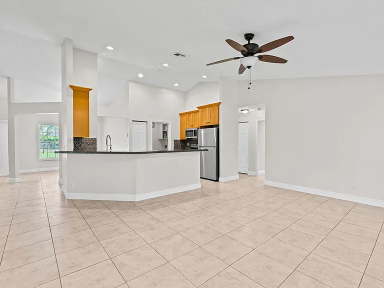 16628 Valencia Blvd — Photo 14
