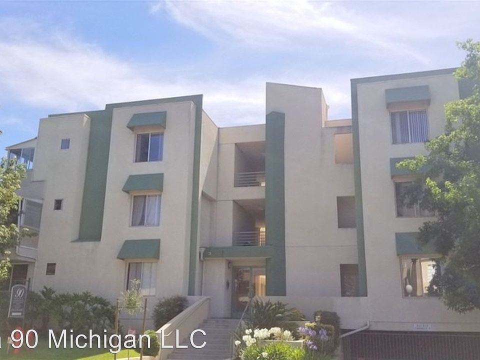 1st image of 90 N Michigan Ave APT 301