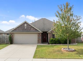 410 W Laurel Ave, Rogers, AR 72758