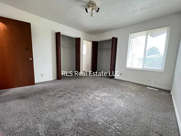 1572 E Hidden Valley Rd — Photo 10