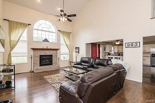 2nd image of 133 Savannah Ct