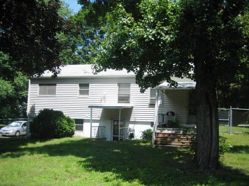 2nd image of 123 Grove Ave