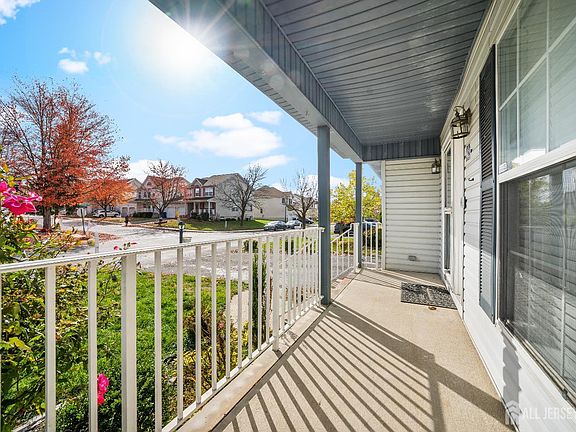 3rd image of 42 Springfield Rd