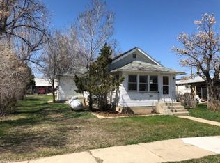 1015 1st St E, Roundup, MT 59072