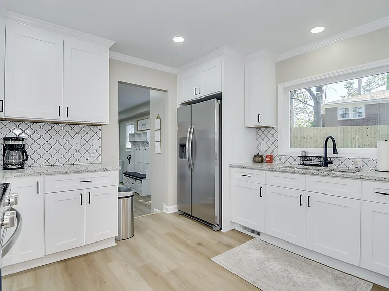 226 Thread Needle Rd E — Photo 16