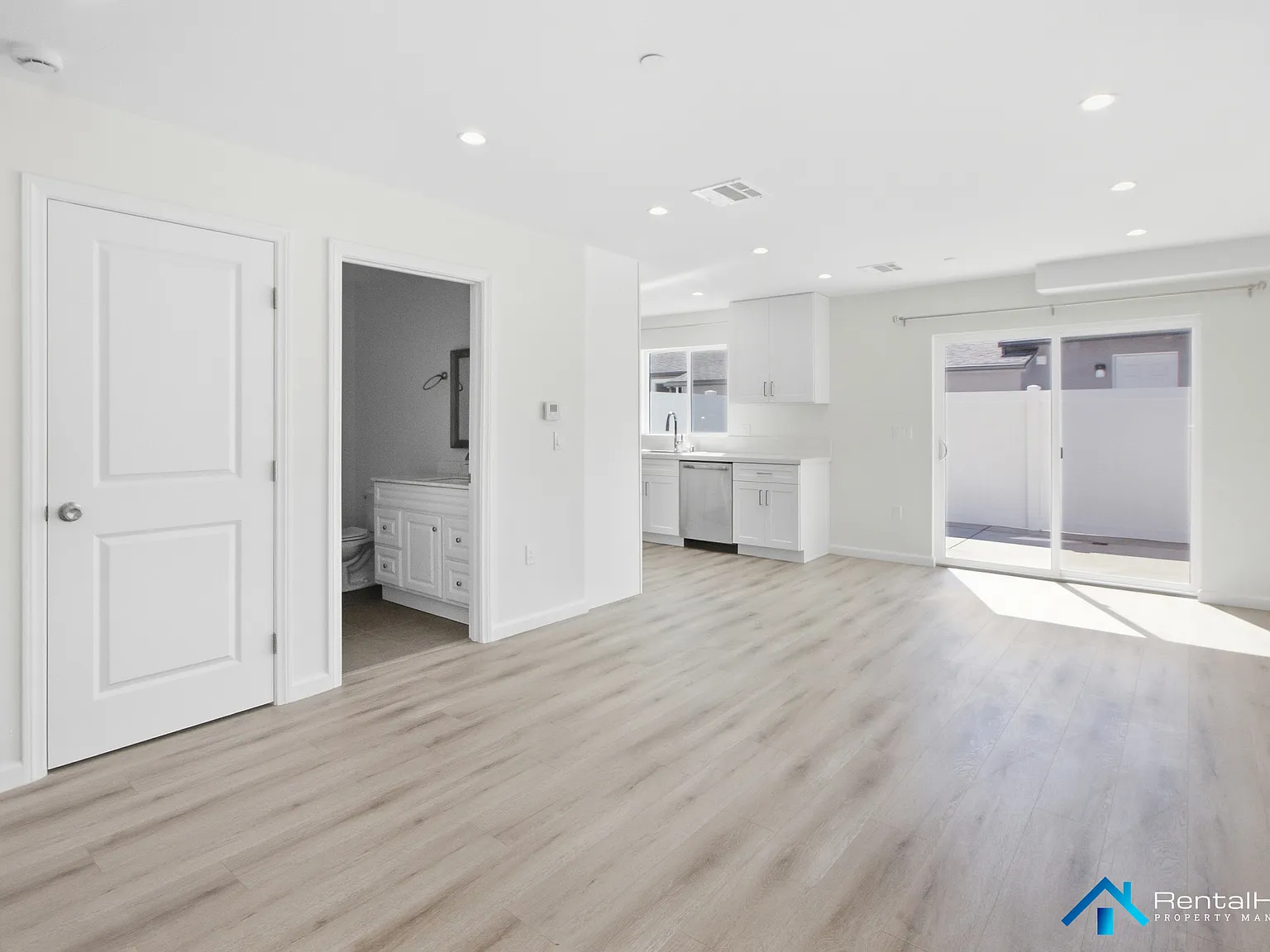 2 bed, 2.5 bath, 950 sqft, $2,845 — Photo 2