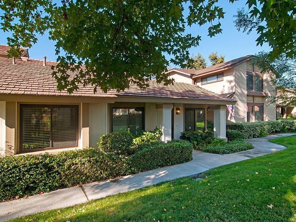 1st image of 10274 Mirabel Ln