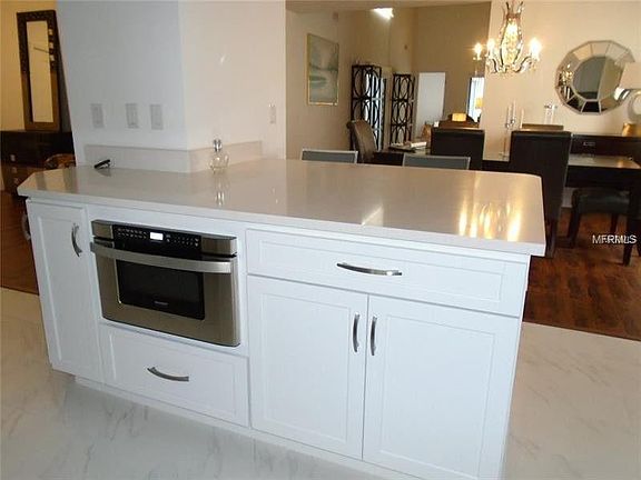 4th image of 470 S Woodlands Dr