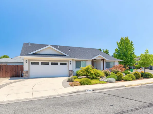 101 SE Yorktown Dr, Grants Pass, OR 97527