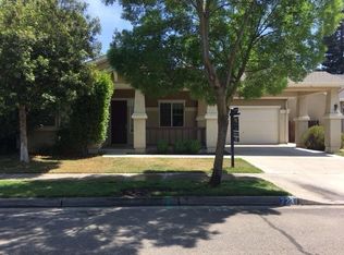 723 Almondcrest St, Oakdale, CA 95361