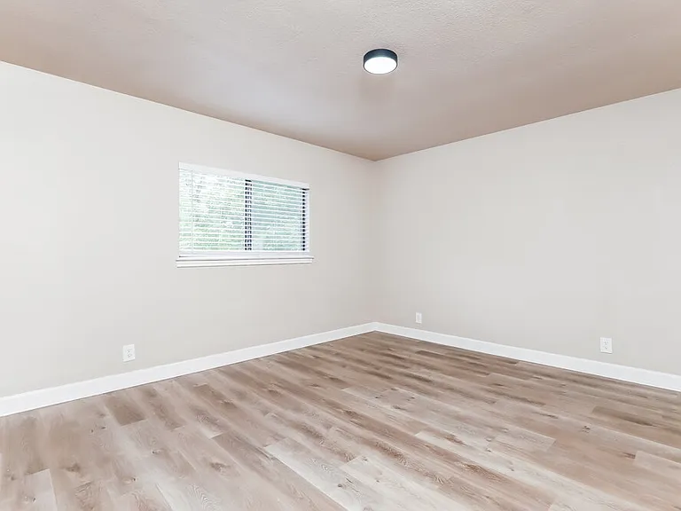8106 Hoovers Bnd — Photo 13