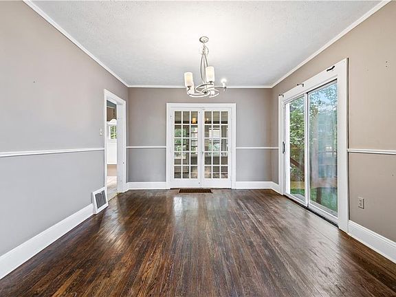5th image of 461 Greenwood Ave
