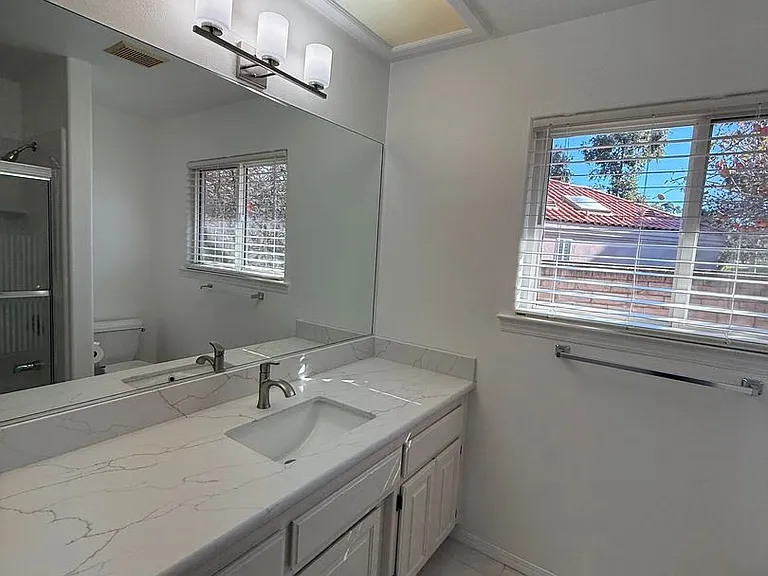 2441 Iron Ridge Ct — Photo 38