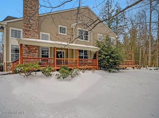 1210 Clymer Ln, Pocono Pines, PA