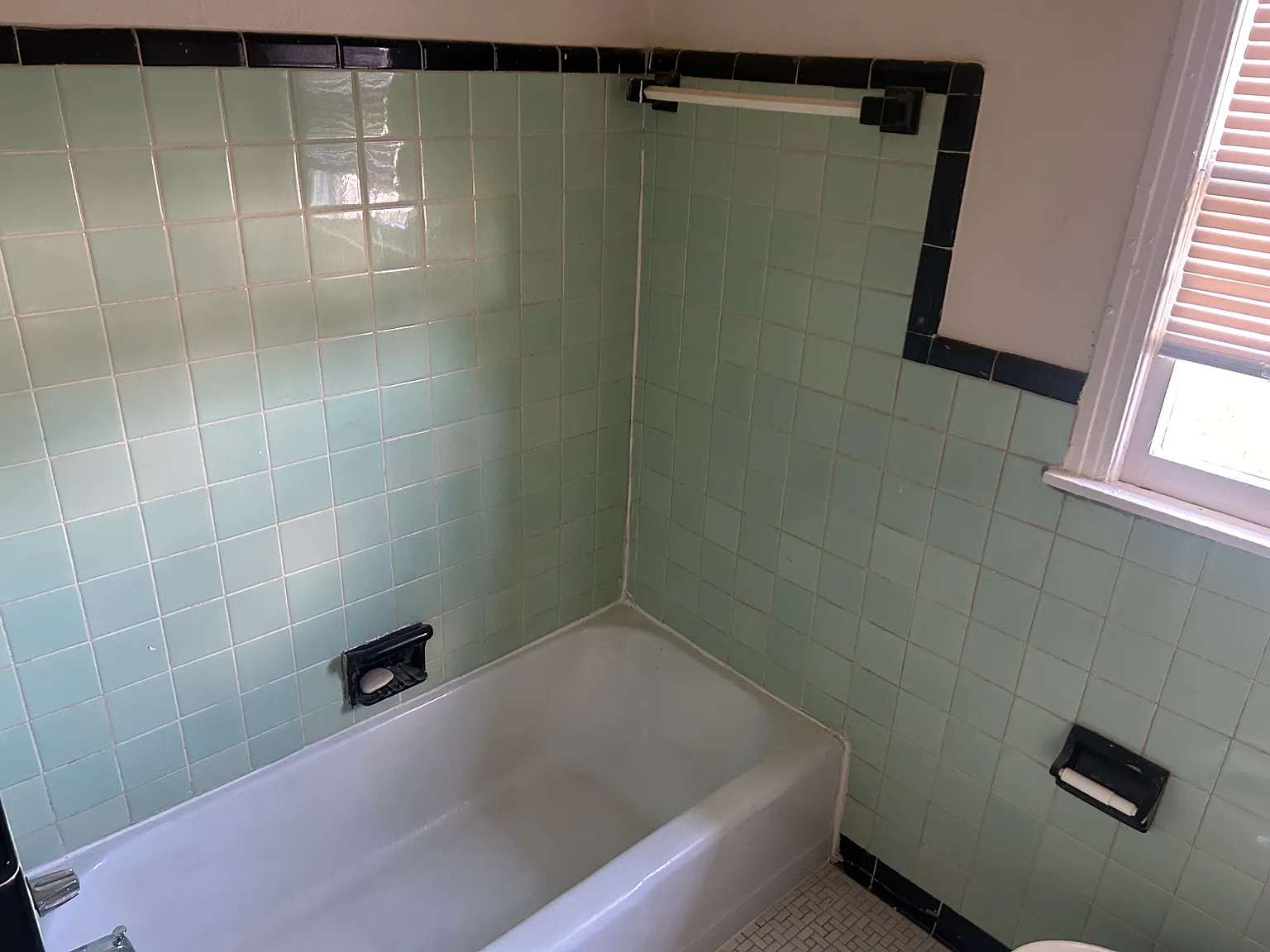 3 bed, 941 sqft, $1,000 — Photo 2