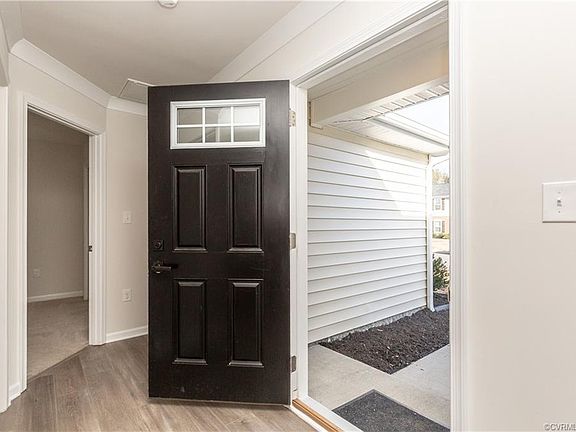 4th image of 5424 Noble Ave