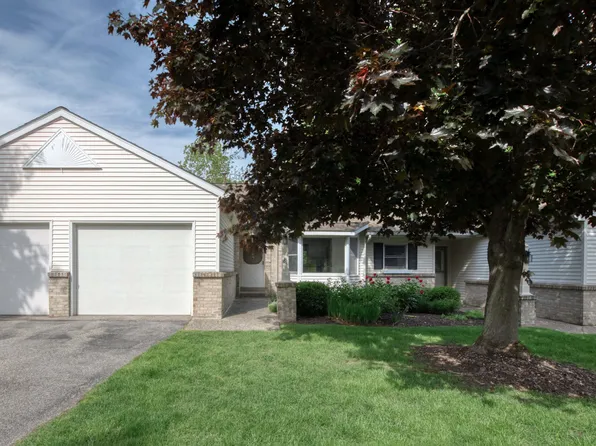 81 Skyline Cir NW, Grand Rapids, MI 49504