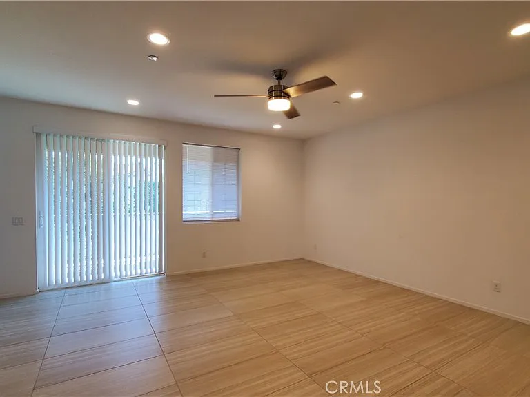 11049 Daybreeze Dr — Photo 2