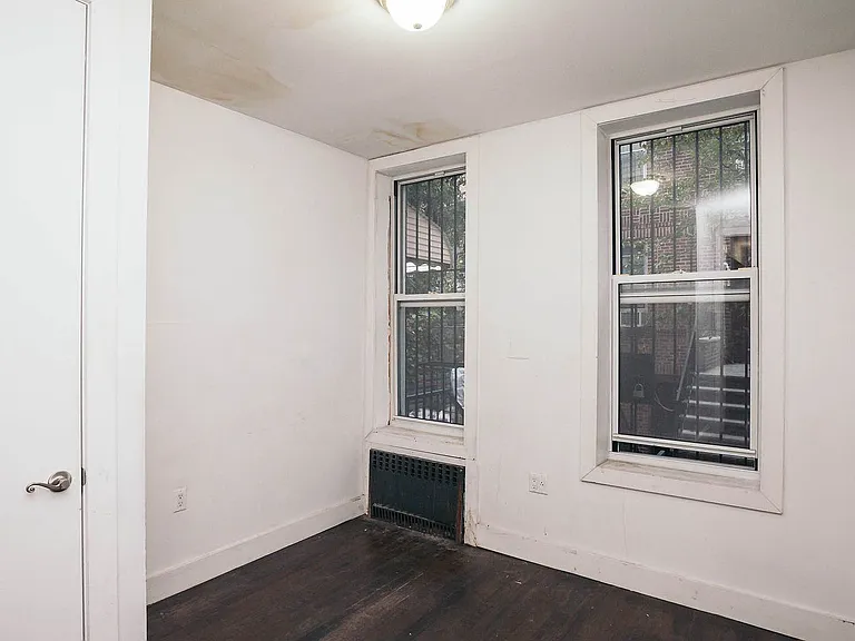 296 Harman St #1G — Photo 6
