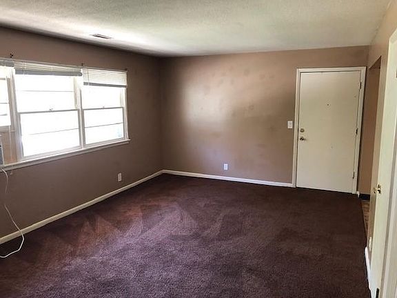 4th image of 1102 SE Belmont Dr APT 2