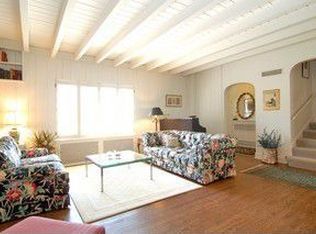 2134 Chestnut Ave, Wilmette, IL 60091