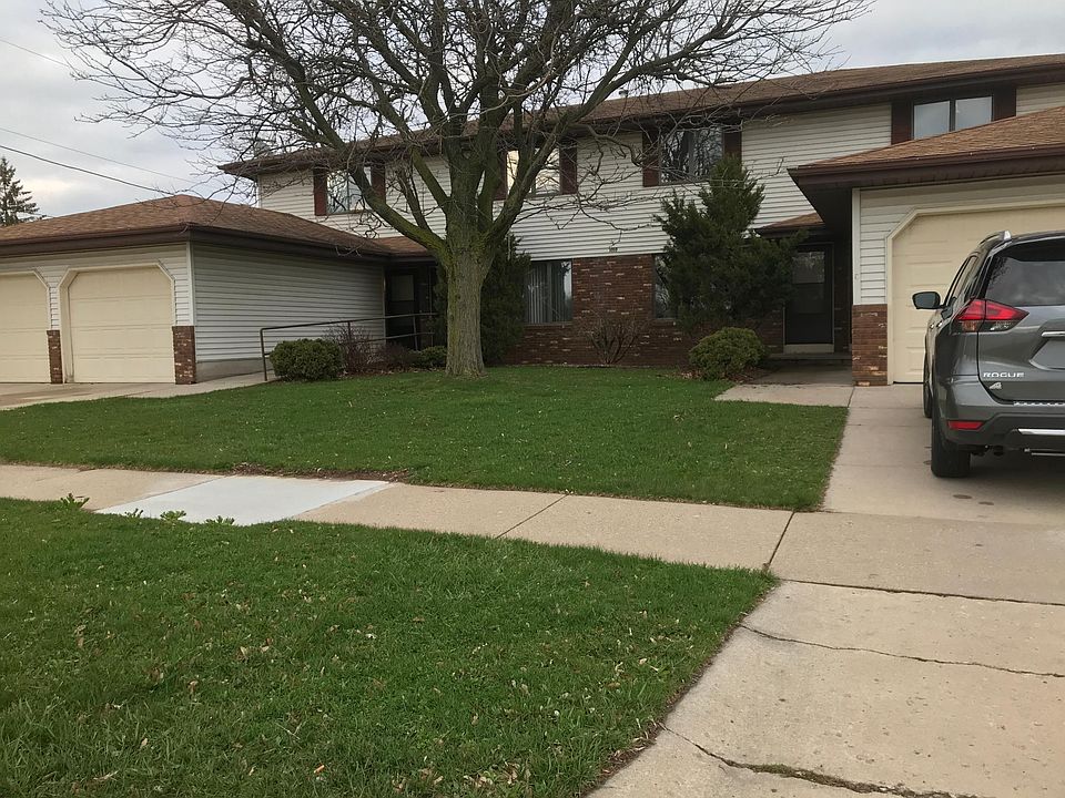 One of 4 units with an attached one car garage
