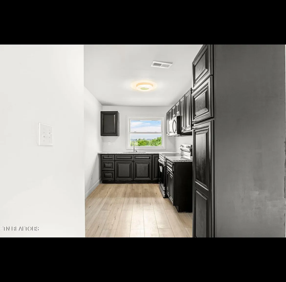 2307 Linden Ave — Photo 4