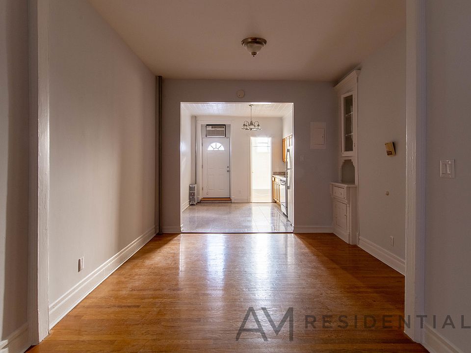 1st image of 506 11th St APT 1L