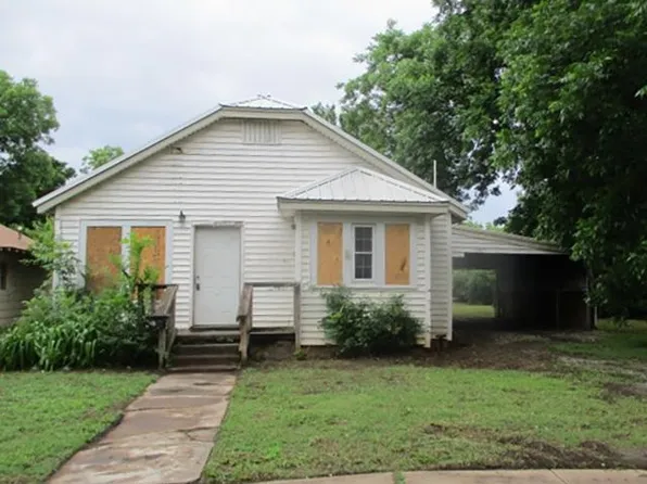 310 E Washington St, Walters, OK 73572