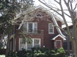 1418 Noyes St, Evanston, IL 60201