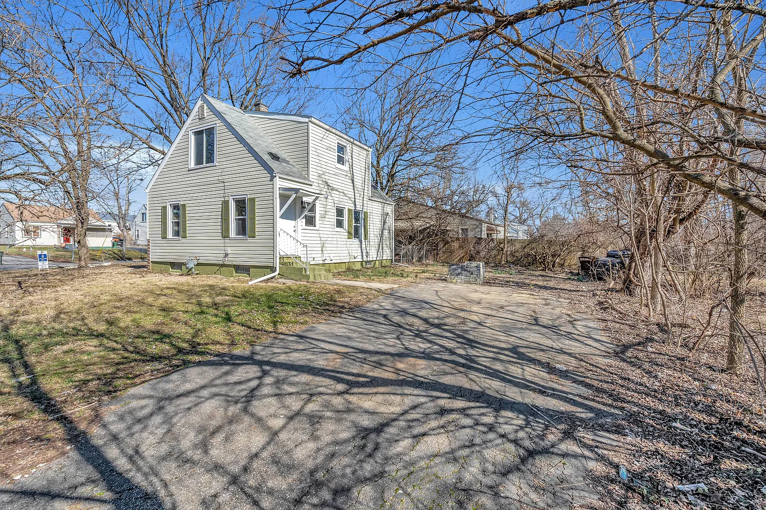 2197 Delavan Dr photo 1